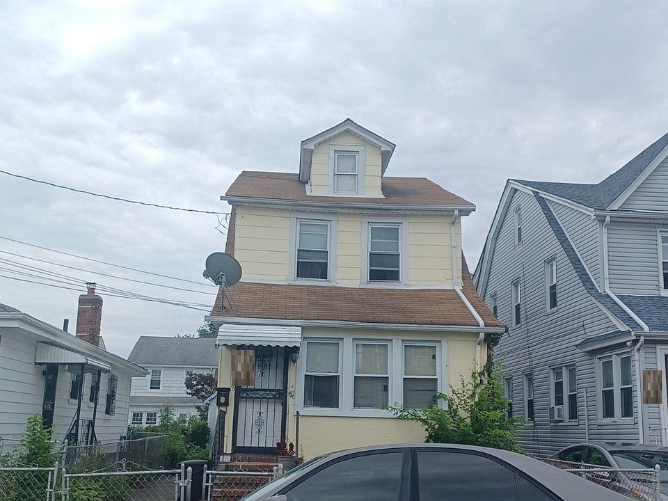 1st image of 119-38 193rd St