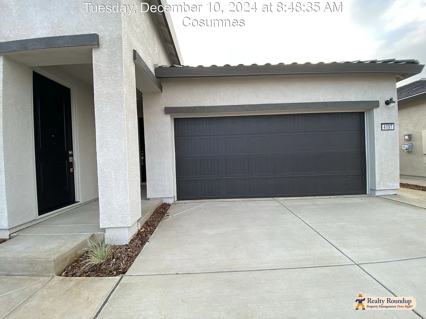 Brand New One Story Home, Includes In-Law Quarters — Photo 2