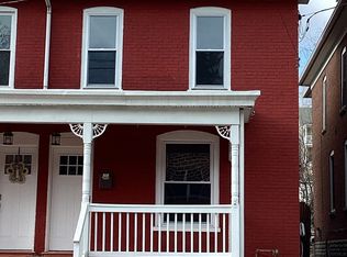 121 N Broad St, Waynesboro, PA 17268