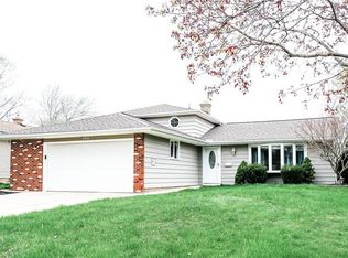 2914 Arrow Ln, Parma, OH