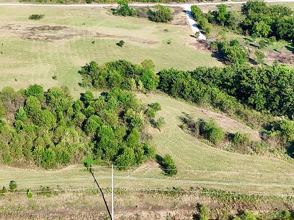3rd image of 4 W 3200th Rd