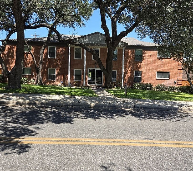 1st image of 231 W SILVER SANDS DR #5