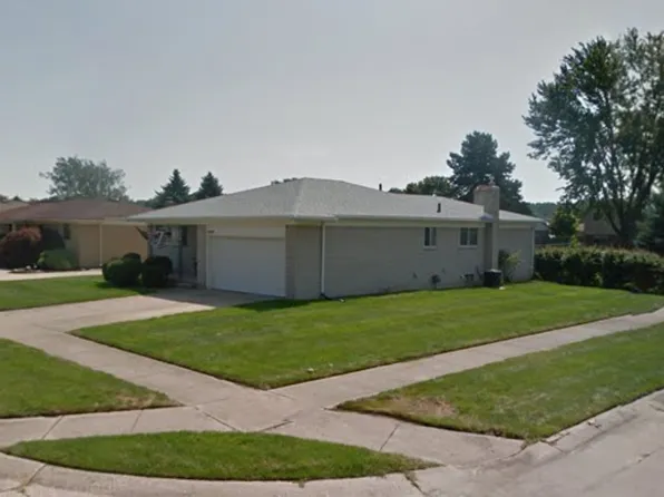 19506 Lloyd St, Clinton Township, MI 48038