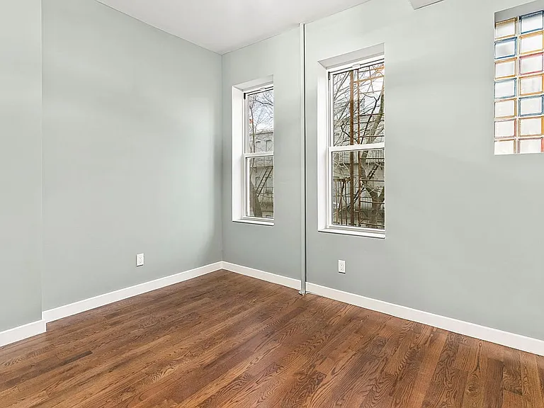 1820 Woodbine St #2L — Photo 6