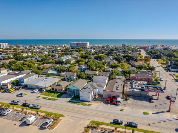4415 South Dr, Galveston, TX 77551