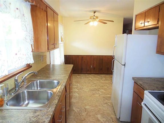 5th image of 931 Miller Dr