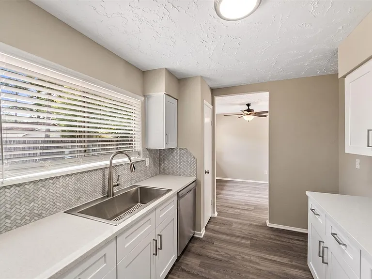 21018 Verdecove Ln — Photo 10