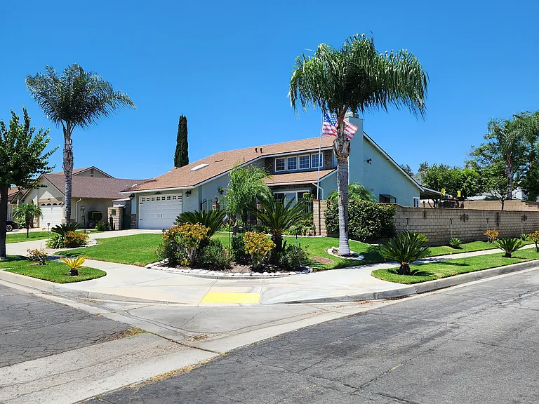 3830 Daisy Dr — Photo 2