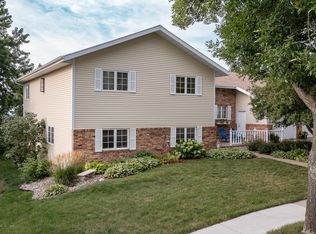 531 Aspen Ave, Bismarck, ND 58503