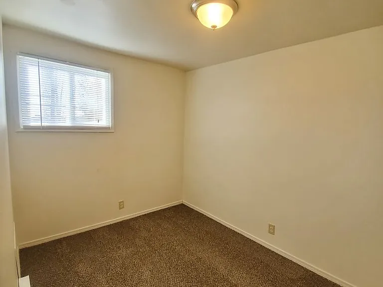 7865 Valley Rd NE — Photo 7