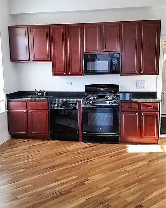 2nd image of 2058 W 21st Pl APT Bf
