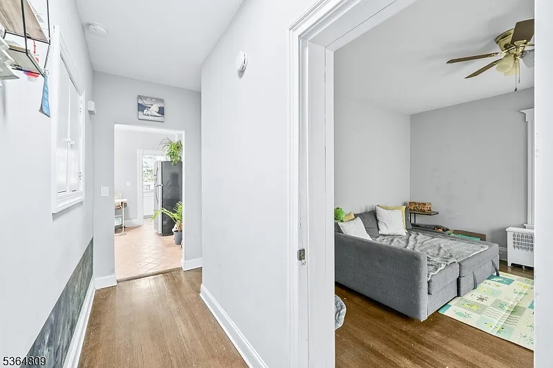 1 bed, 1.0 bath, $2,400 — Photo 2