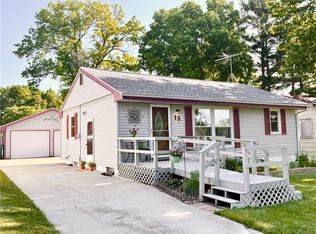 13 Pennsylvania St, Carlisle, IA 50047