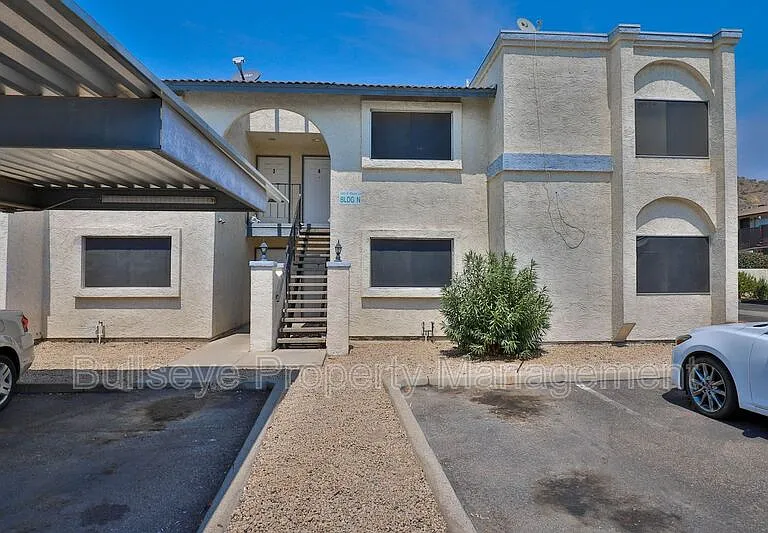 1540 W Mercer Ln #4 — Photo 1
