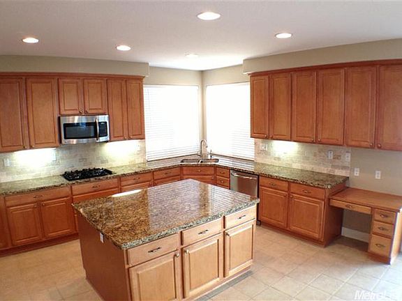 3rd image of 608 Jade River Ct