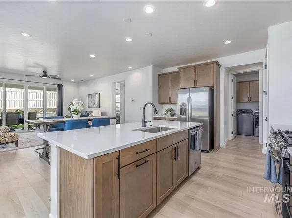 1218 Stirling Meadows Ct, Middleton, ID 83644