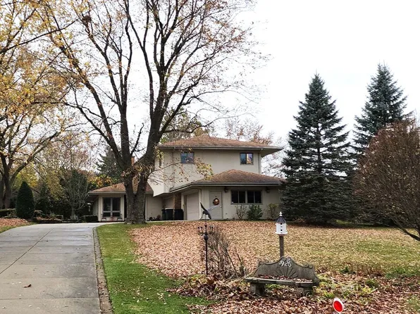 926 Braeburn Rd, Inverness, IL 60067