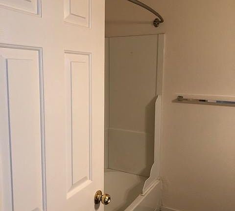 4th image of 4001 Pheasant Dr APT 3