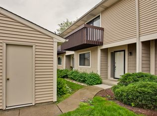 123 Lancaster Pl, Vernon Hills, IL 60061