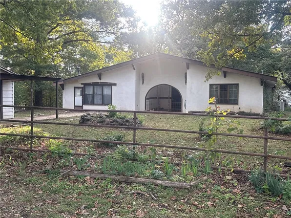 2703 Walton Ln, Harrison, AR 72601