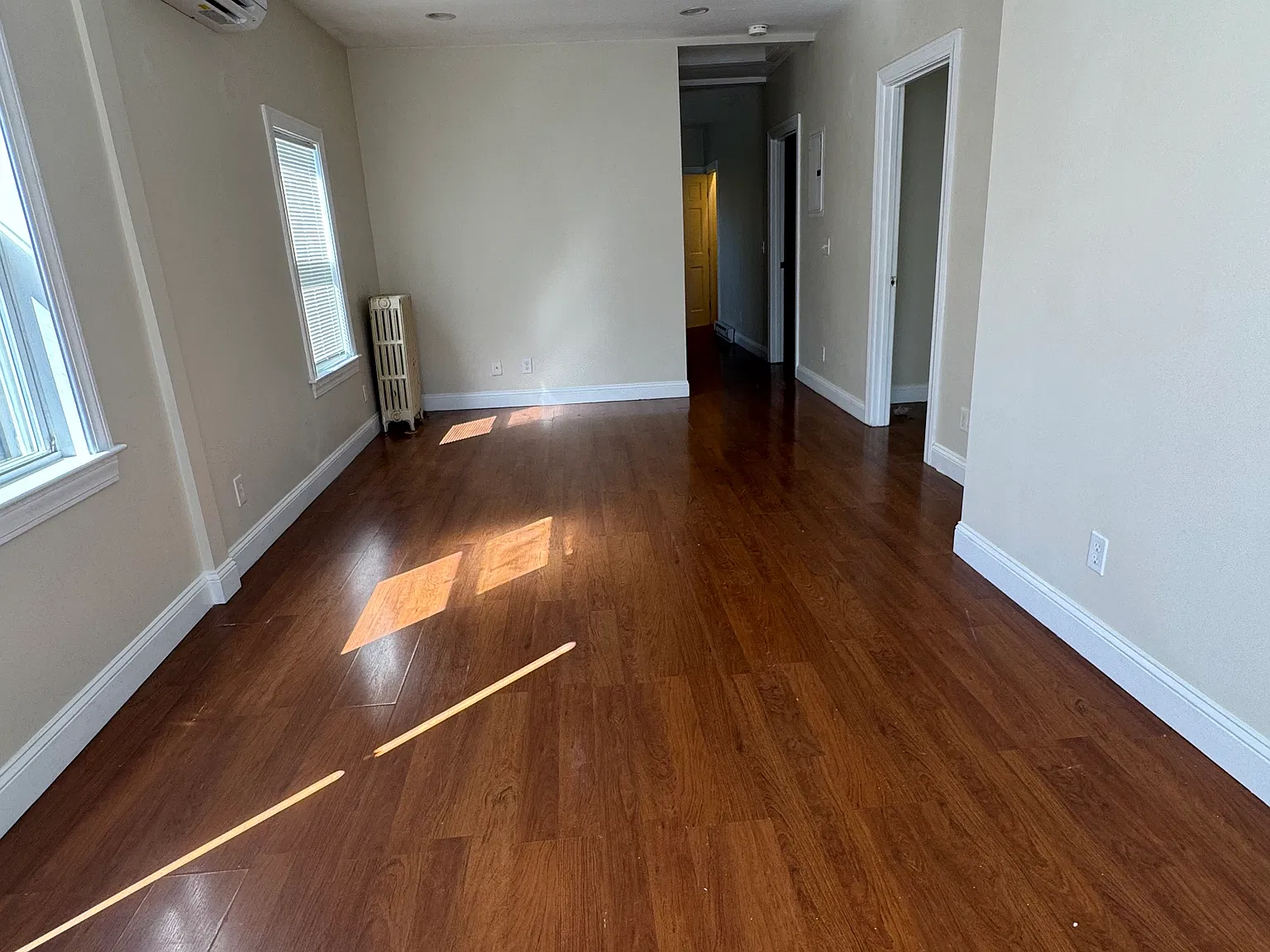 2 bed, 1100 sqft, $3,200 — Photo 2