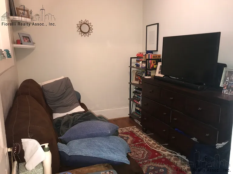 Charter St — Photo 15