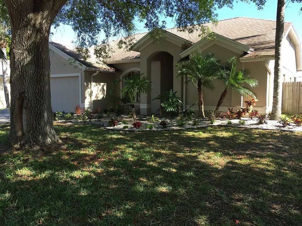 Braden River Lakes pool home centrally located to SR 64 easy commute to I75, St Pete, Lakewood Ranch, downtown Bradenton and Anna Maria Island. 3/2 almost 1800 sq ft, living space great schools, community tennis court/kayak launch and more.