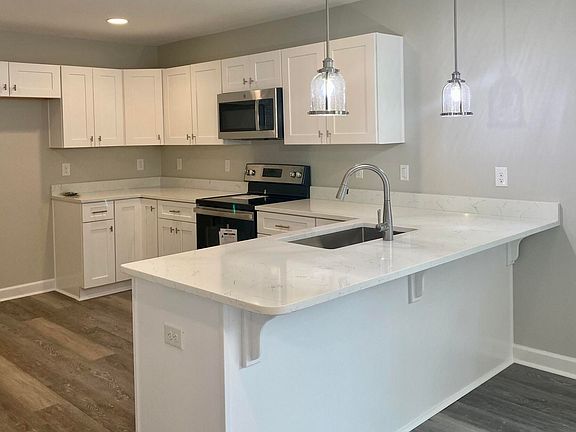 5th image of 5157 Lake Dr S