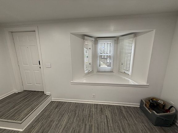 5th image of 408-419 E Gaston St #419B