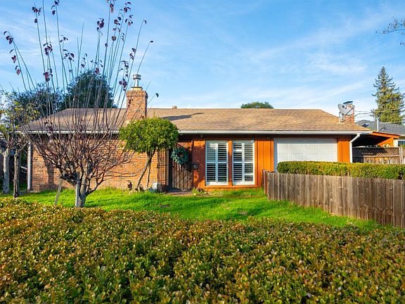 3rd image of 546 Lewrosa Way