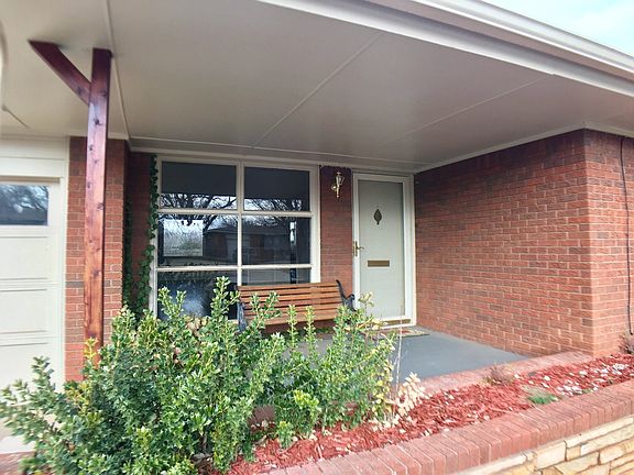 2nd image of 2613 Manchester Dr