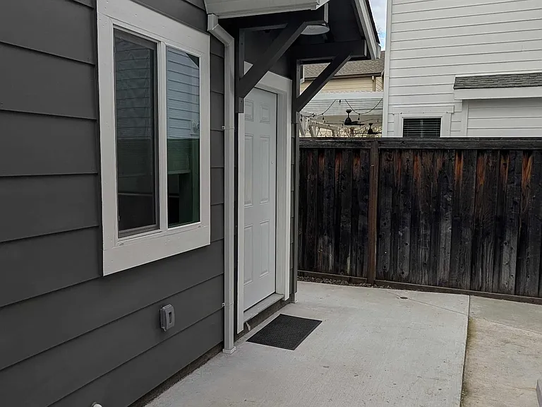 1725 Spur Ridge Ln #A — Photo 18
