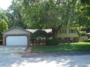602 Greentree Dr, Trail Creek, IN 46360