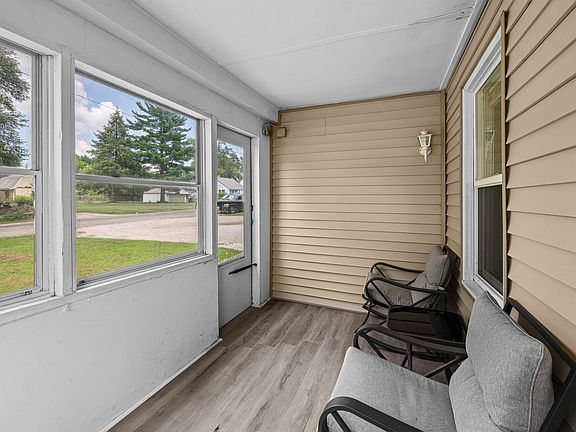 4th image of 220 30th Ave