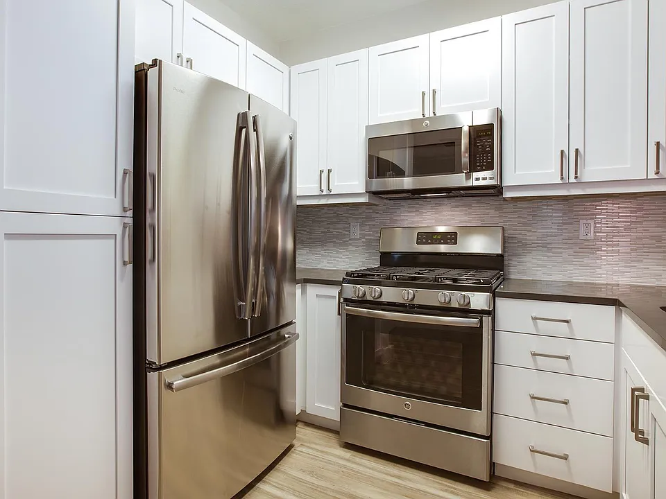 6221 W 3rd St #2-231