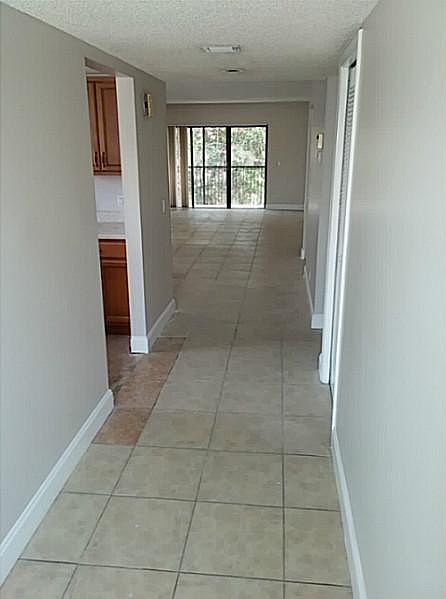 1st image of 326 Lakeview Dr APT 201