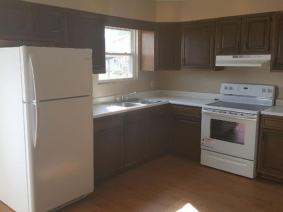 3rd image of 1523 Reno Dr #D