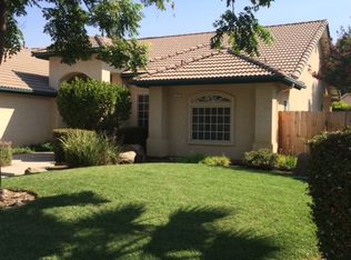 545 W Fallbrook Ave, Clovis, CA 93611