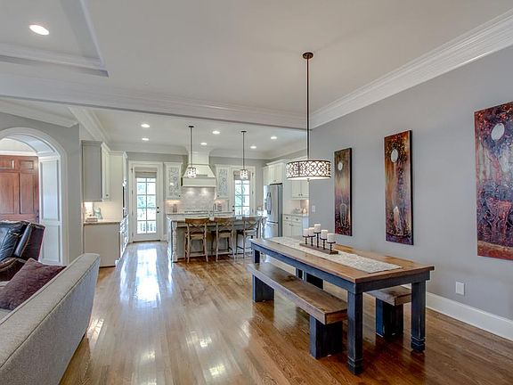 5th image of 1570 Westhaven Blvd