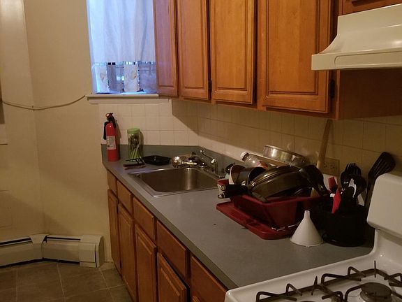 5th image of 1136 Jackson Ave APT 2A