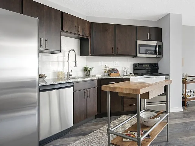 1 bed, 655 sqft, $2,591 — Photo 2