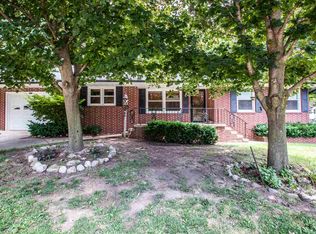 855 Pool Ct, Canton, IL 61520