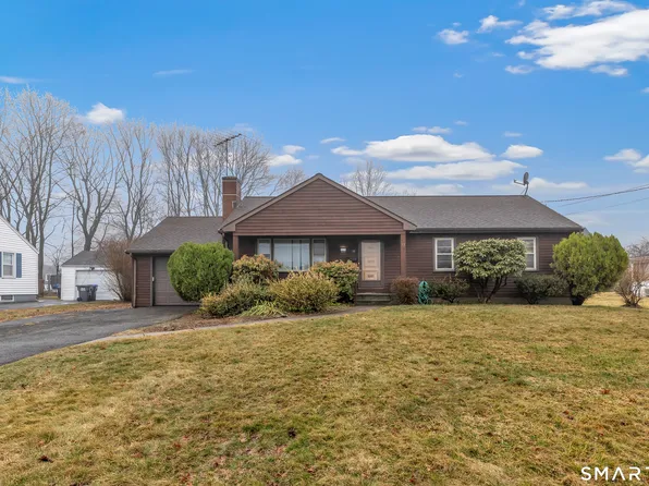 13 Calhoun Avenue, Trumbull, CT 06611