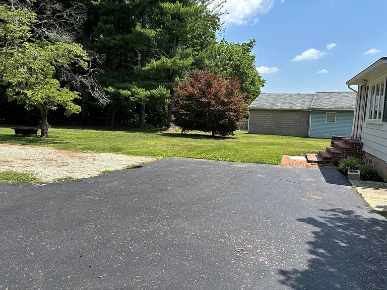 8 W Jarrettsville Rd — Photo 58