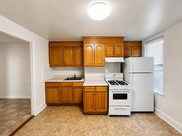 555 Myrtle Avenue image 1 of 10