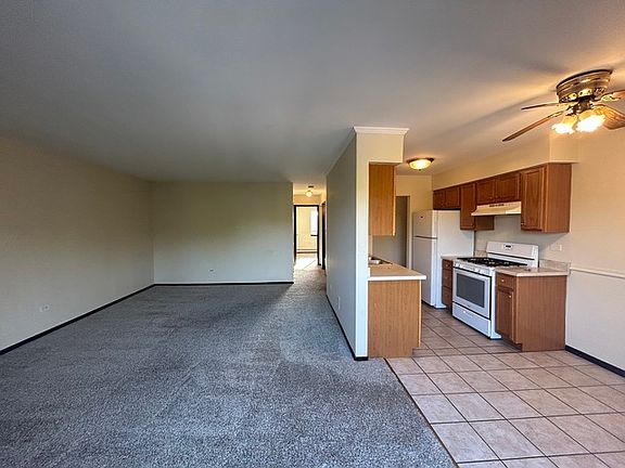 4th image of 1077 Dickens Way APT E