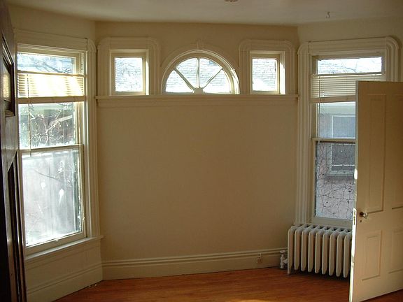 3rd image of 2111 Gordon Ave APT 2