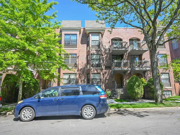 71-21 163rd Street #3202, Fresh Meadows, NY 11365