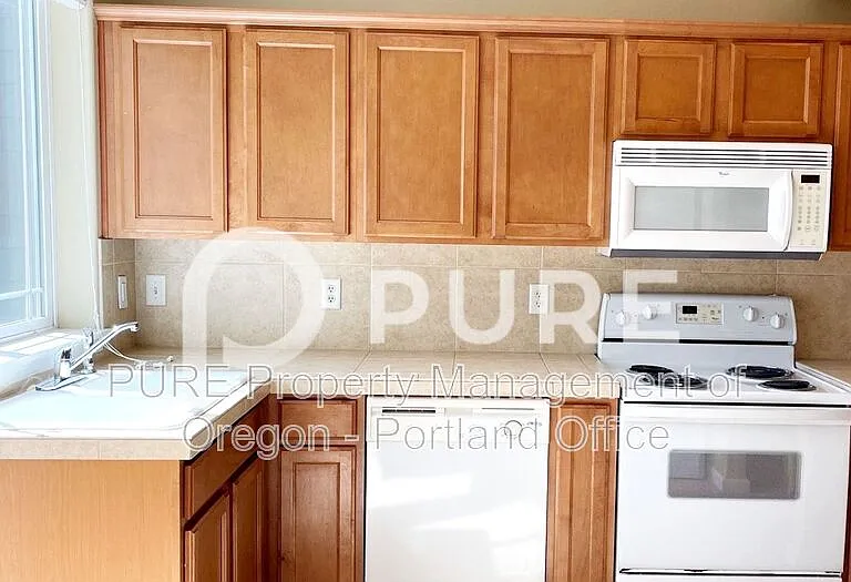 2806 Raymond St — Photo 6
