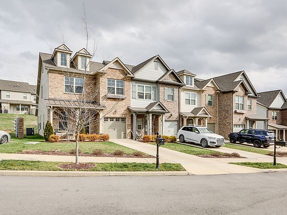 2nd image of 3048 Sassafras Ln